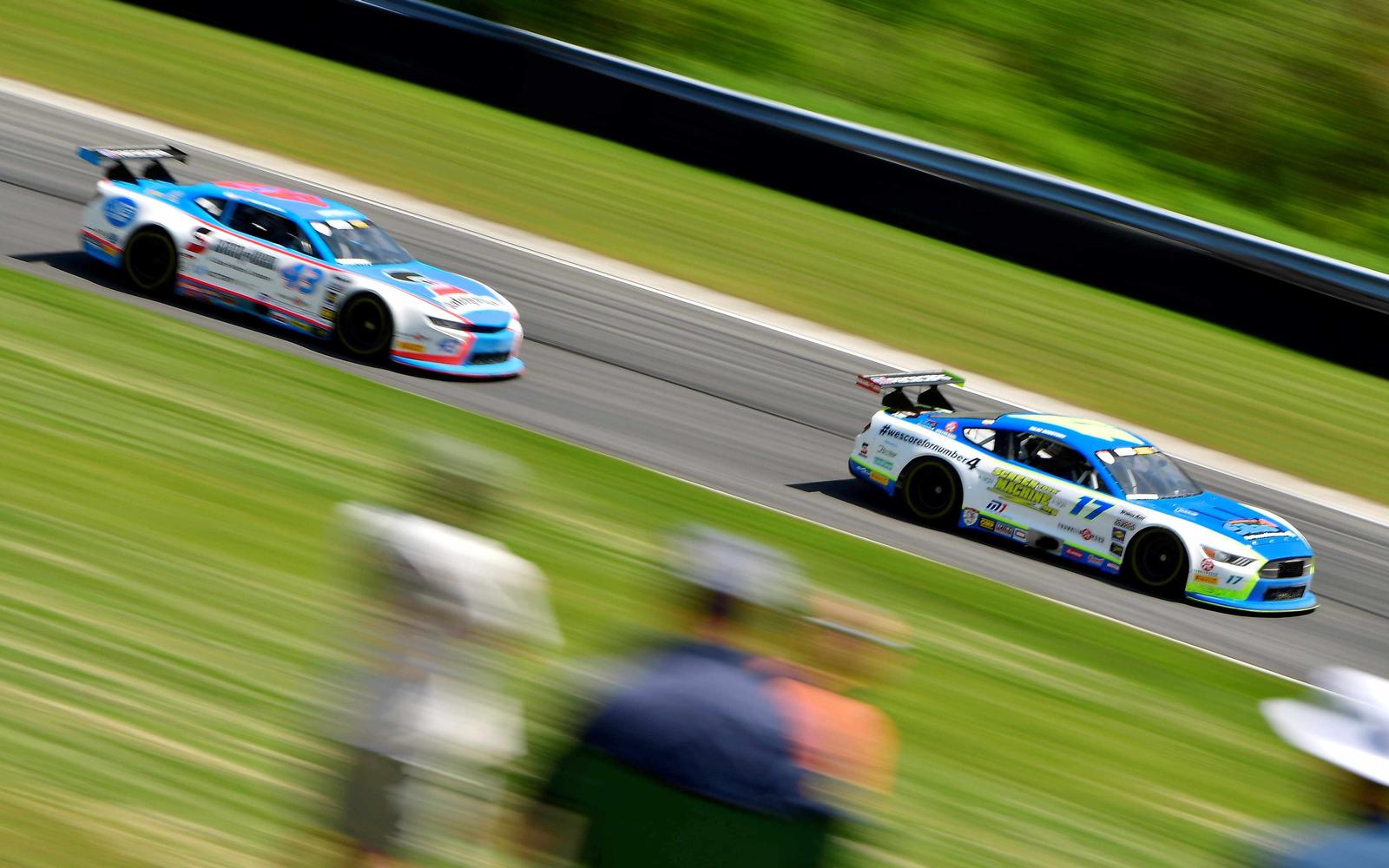 TeamSLR Makes Best of Eventful Lime Rock